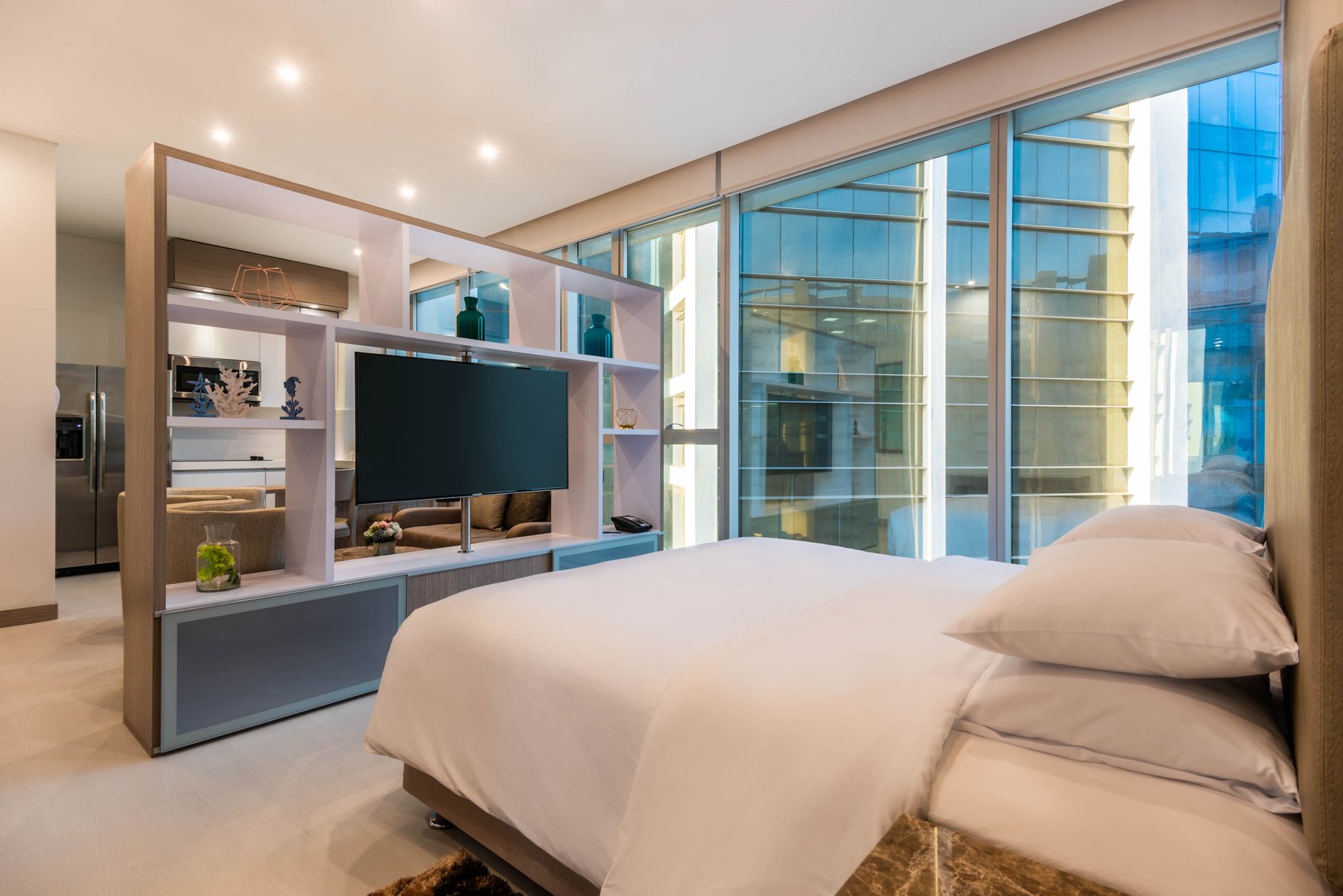 Crowne Plaza Barranquilla Room Type - 1 King WorkLife Std City View Sofa bed