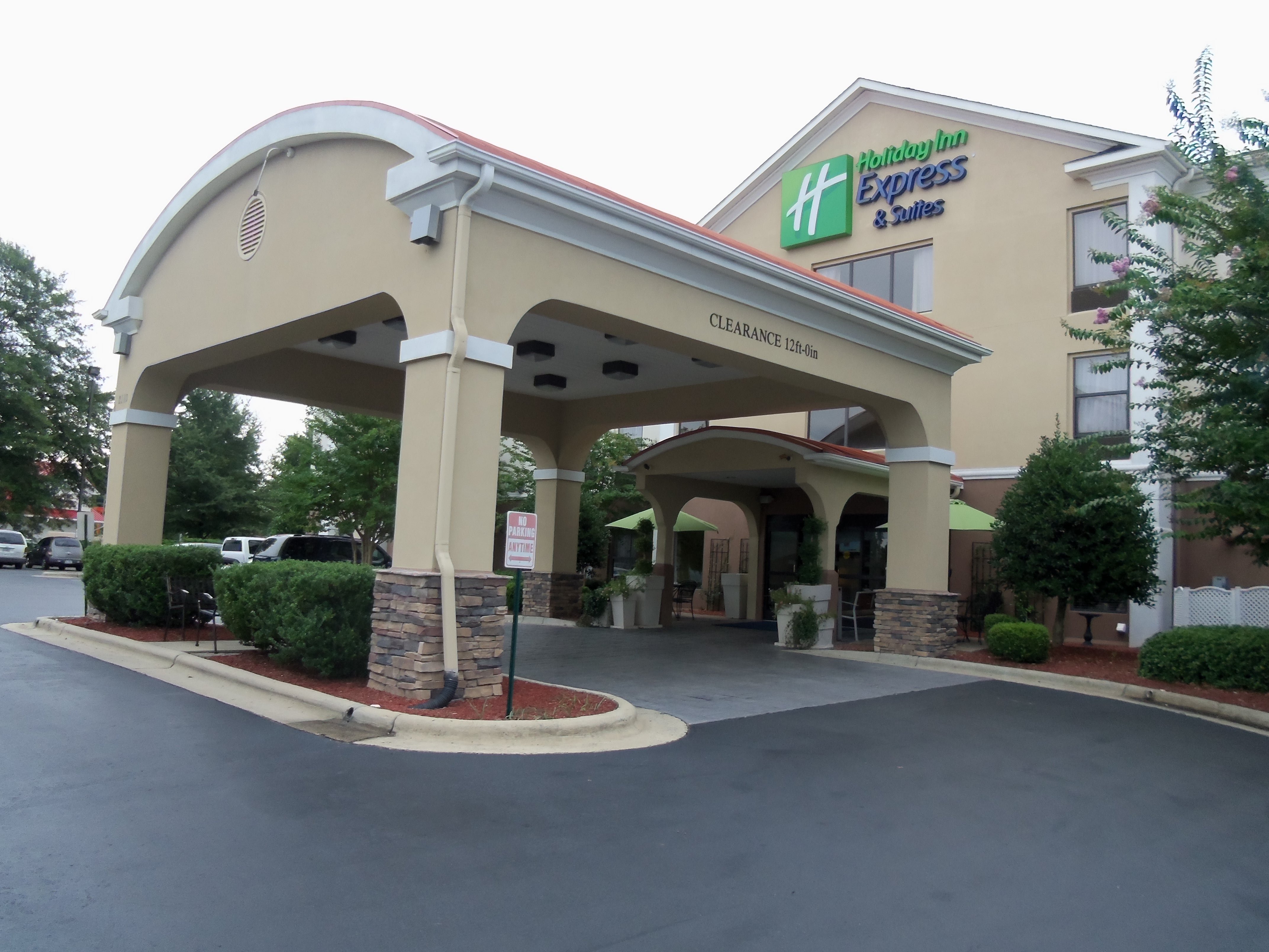 Holiday Inn Express & Suites Sanford