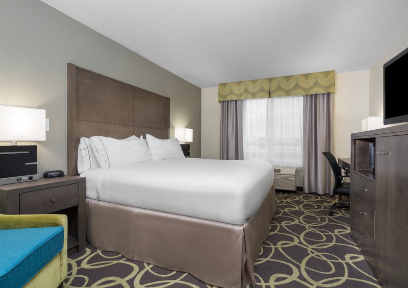 HOLIDAY INN EXPRESS SUITES AMES