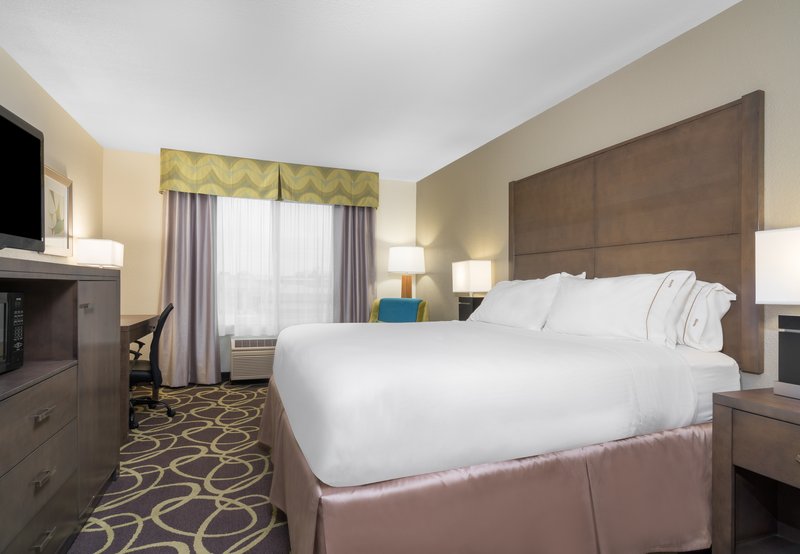 HOLIDAY INN EXPRESS SUITES AMES