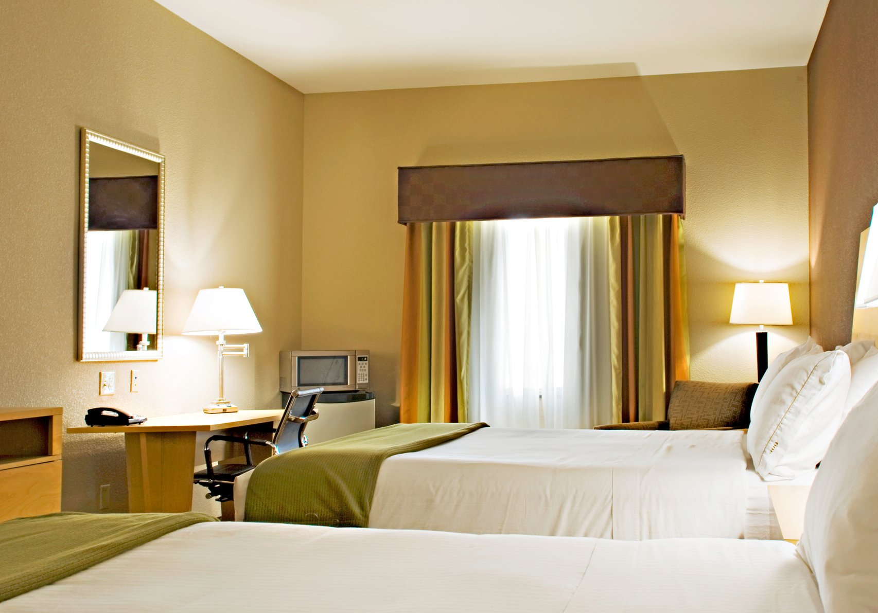Holiday Inn Express Hotel and Suites Borger Room Type - 2 Queen Standard Communications Mobility Accessible Tub Holiday Inn Express Hotel and Suites Borger Room Type - 2 Queen Standard Communications Mobility Accessible Tub