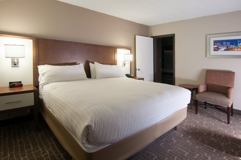 Holiday Inn Express Nashville I-40