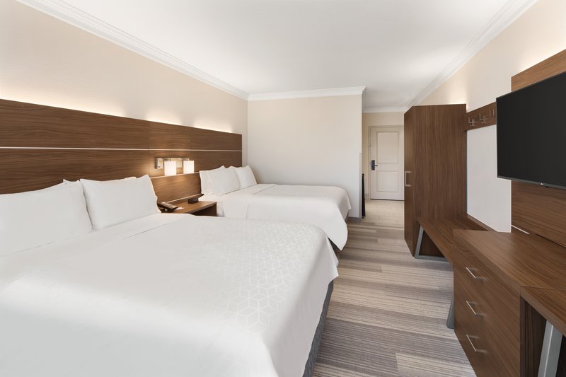 2 QUEEN BEDS NONSMOKING