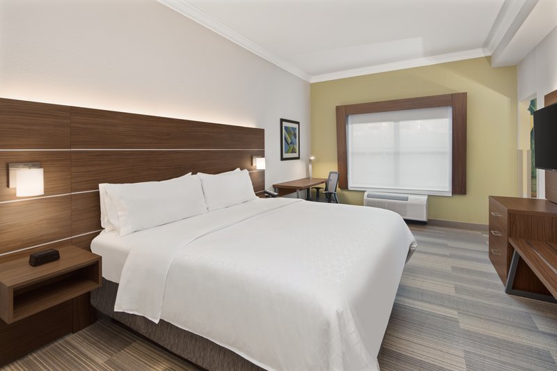 HOLIDAY INN EXP AND STES BYRON
