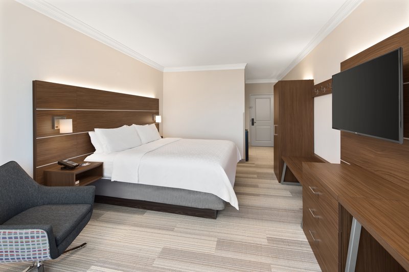 HOLIDAY INN EXP AND STES BYRON