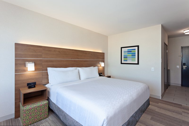 HOLIDAY INN EXP LAX AIRPORT