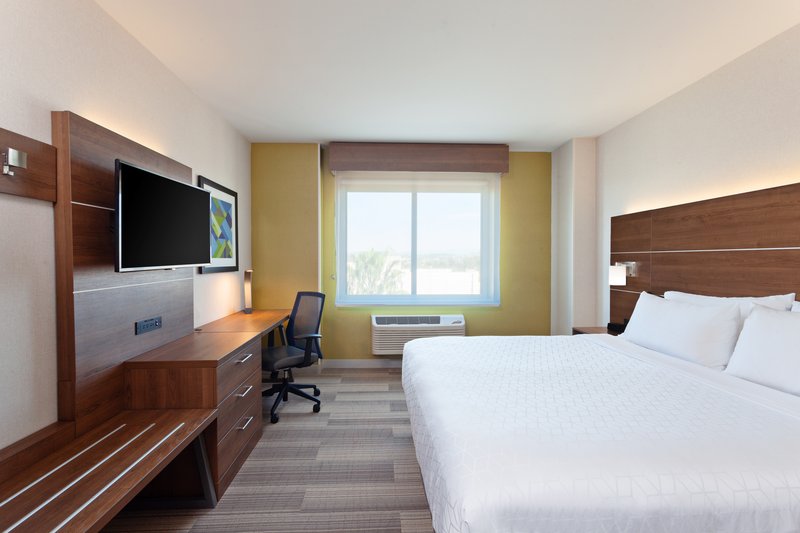 HOLIDAY INN EXP LAX AIRPORT