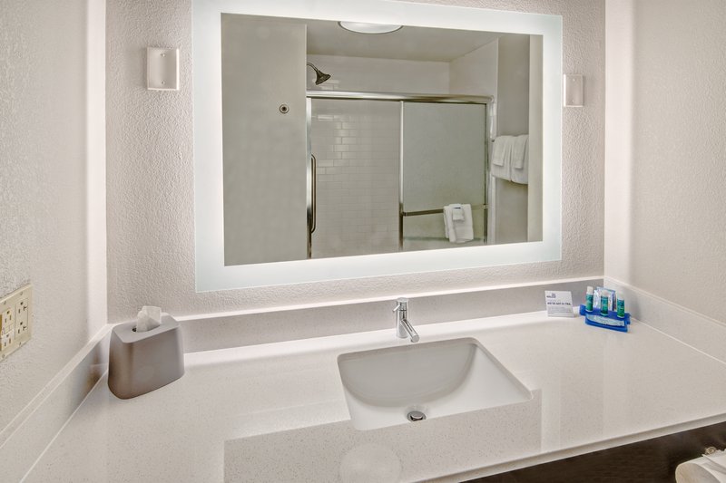 Holiday Inn Express Hotel & Suites JACKSON NORTHEAST