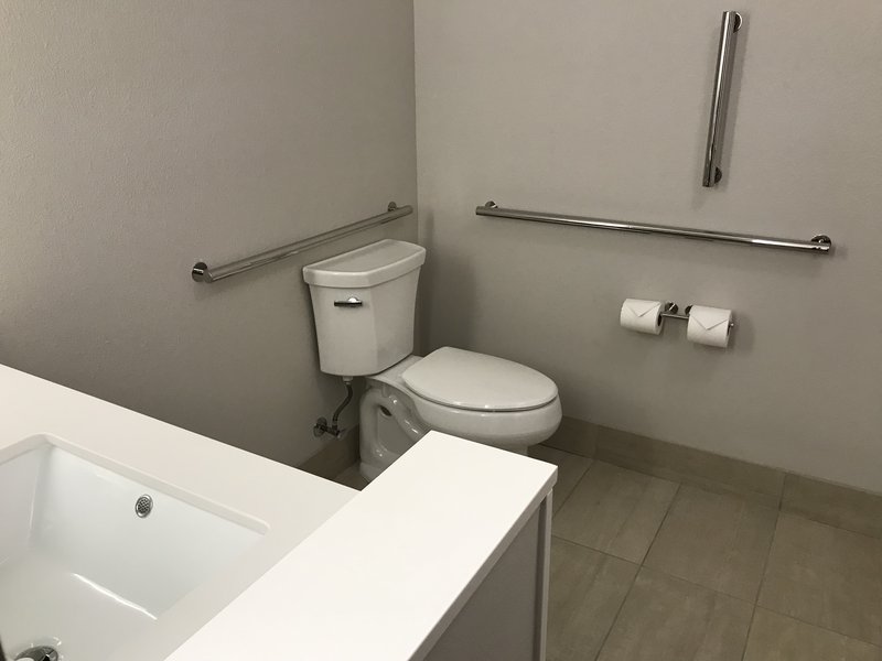 Holiday Inn Express and Suites Hannibal – Medical Center