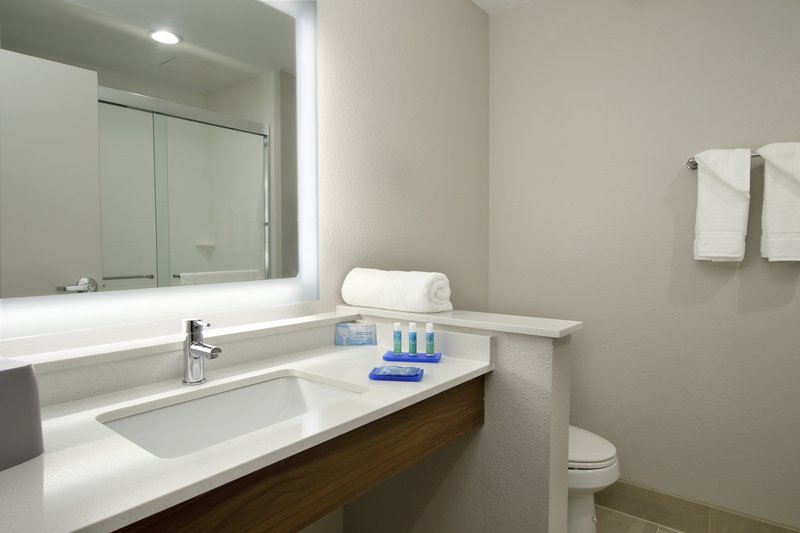 Holiday Inn Express and Suites Columbus North
