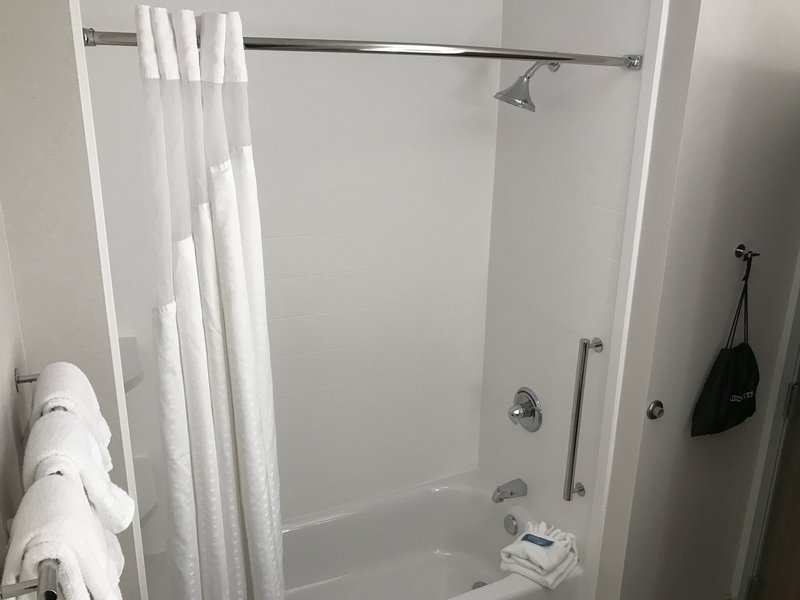 Holiday Inn Express and Suites Hannibal – Medical Center