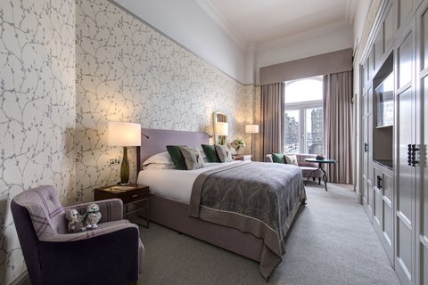 RFH The Balmoral - Executive Old Town View Room