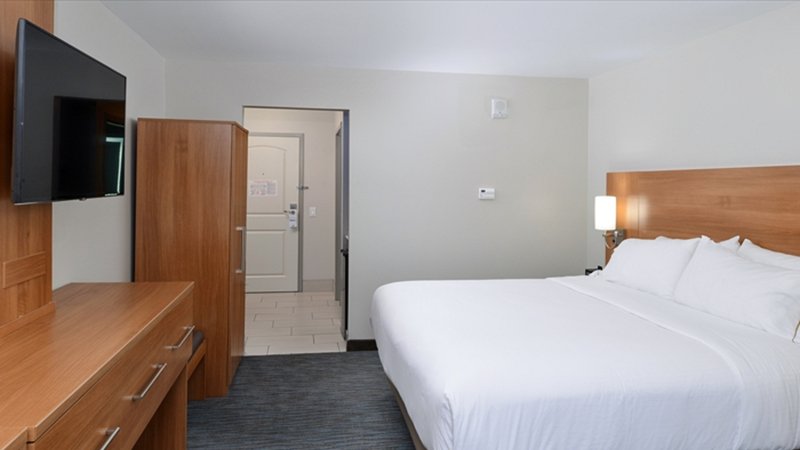 Holiday Inn Express and Suites Lexington East – Winchester Rd
