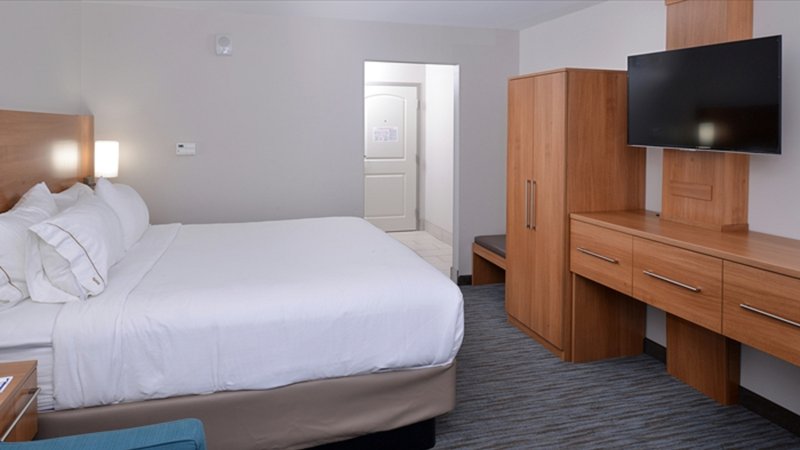 Holiday Inn Express and Suites Lexington East – Winchester Rd