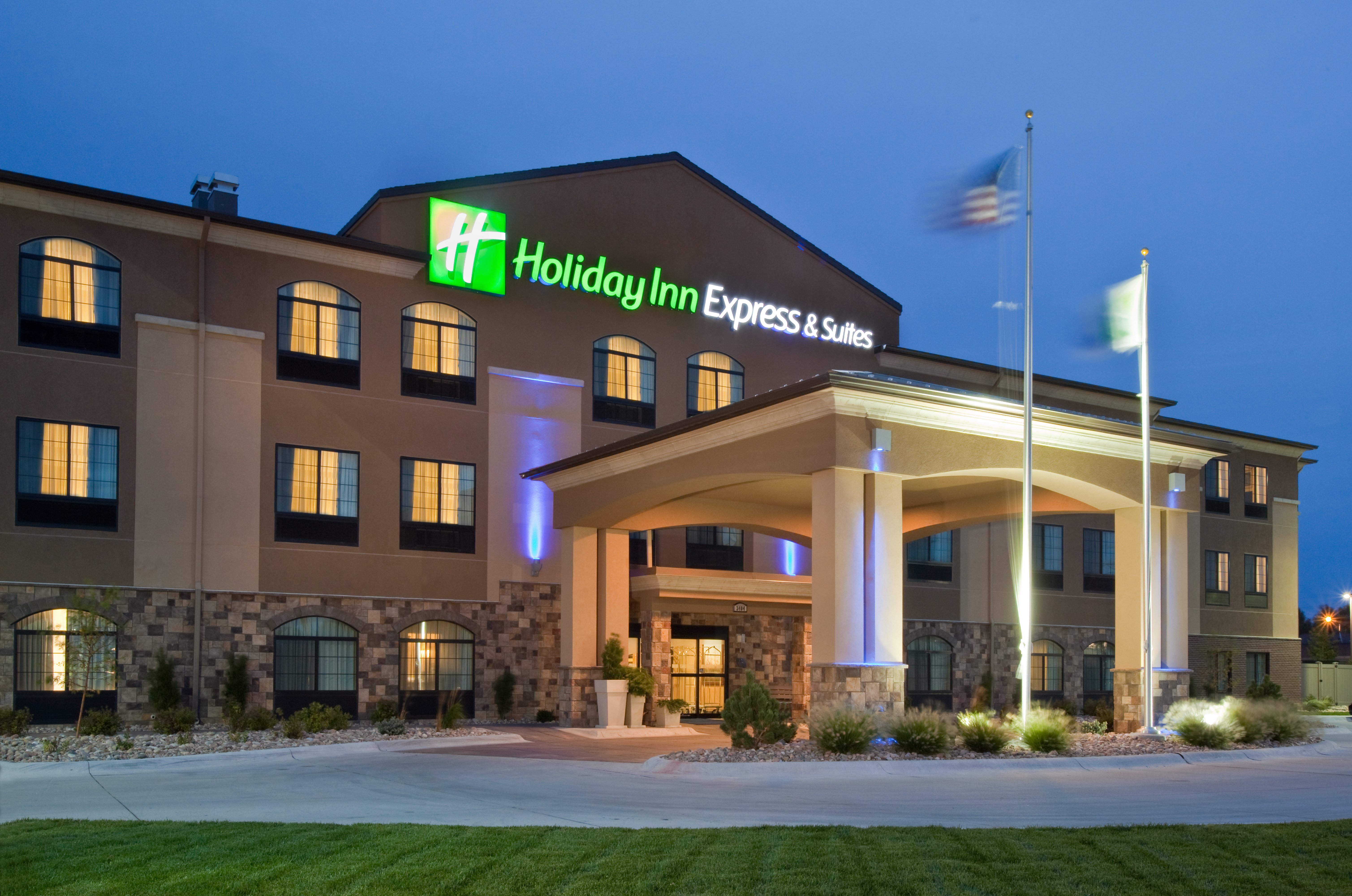 Holiday Inn Express Hotel & Suites