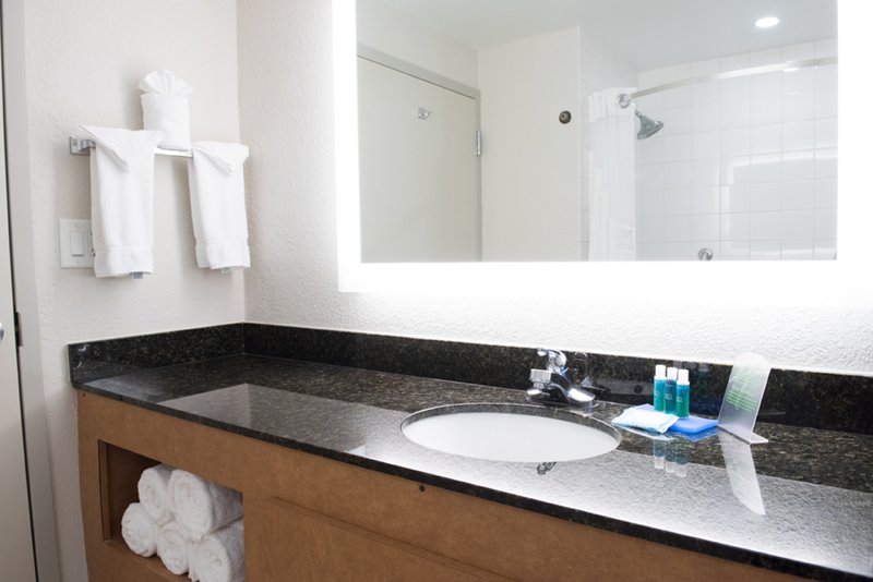 HOLIDAY INN EXPRESS MOSS POINT