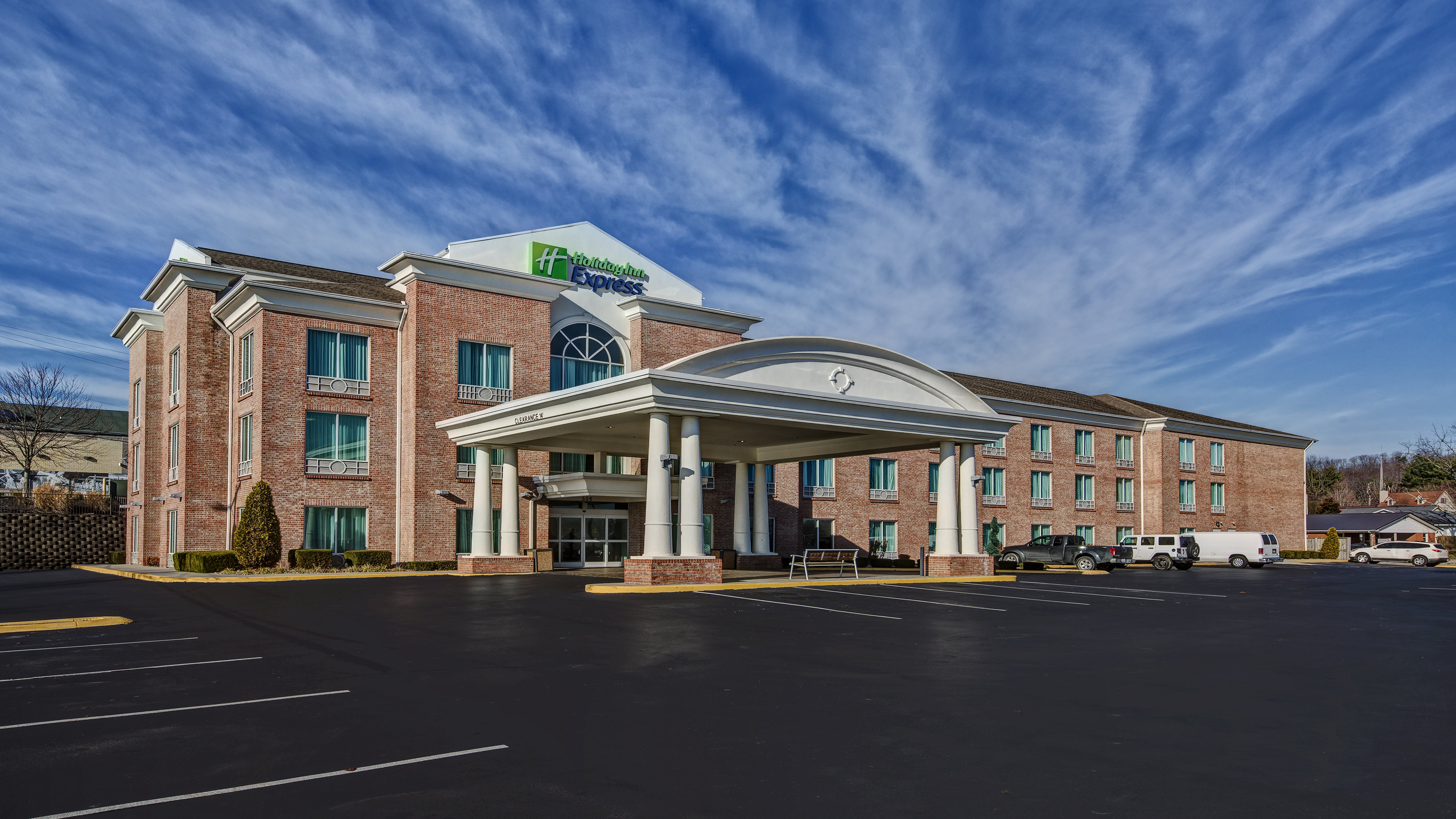 Holiday Inn Express & Suites