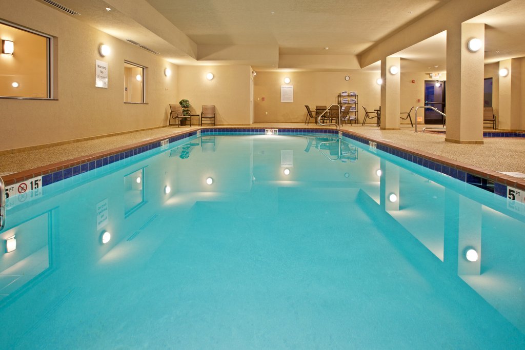 Holiday Inn Express & Suites-Ripley, WV Swimming Pool
