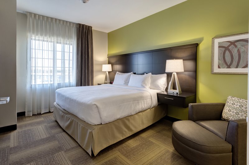 1 BDRM SUITE 1 KING NONSMOKE