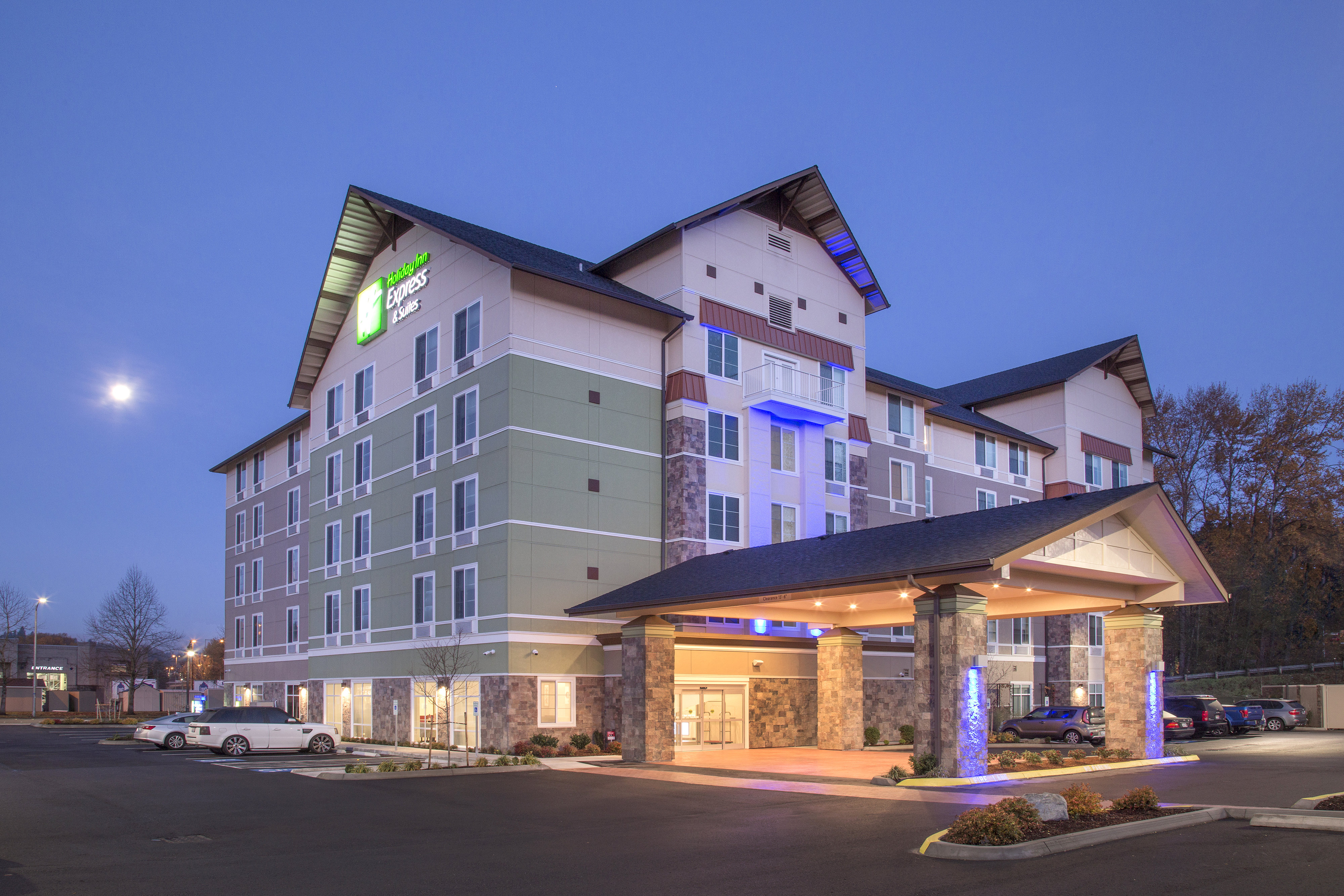 Holiday Inn Express Suites Tukwila
