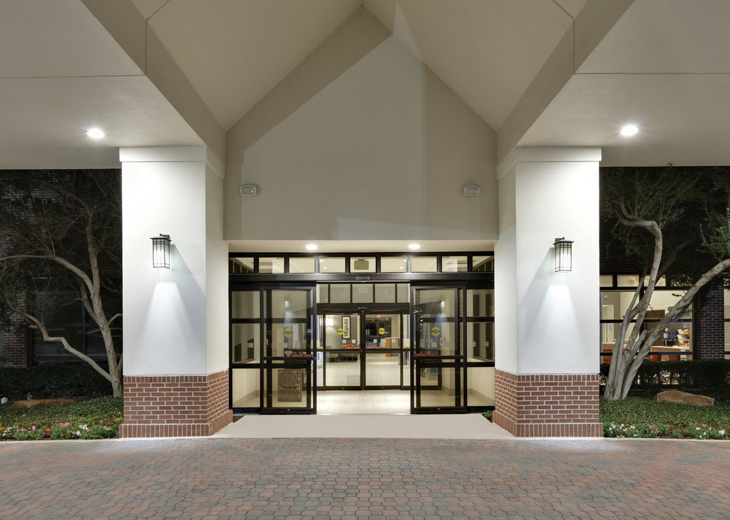 Welcome to the Holiday Inn Express located in Dallas, Las Colinas!