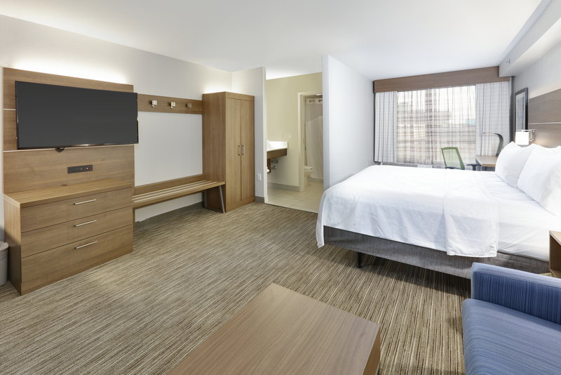 1 KING BED SUITE FEATURE NONSMOKING