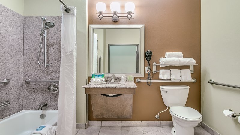 2 BED HEAR MOBILITY ACCESSIBLE TUB NOSMK