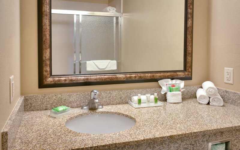 HOLIDAY INN HTL STES AIRPORT W