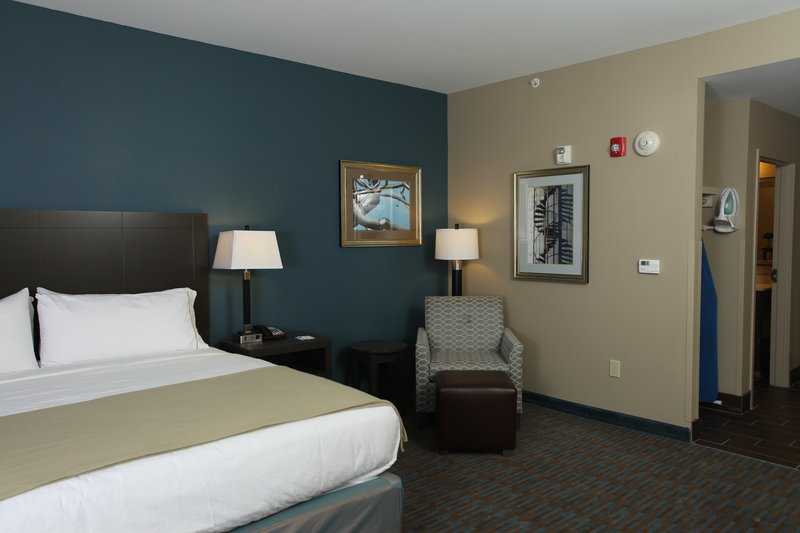 Holiday Inn Express and Suites Goldsboro – Base Area