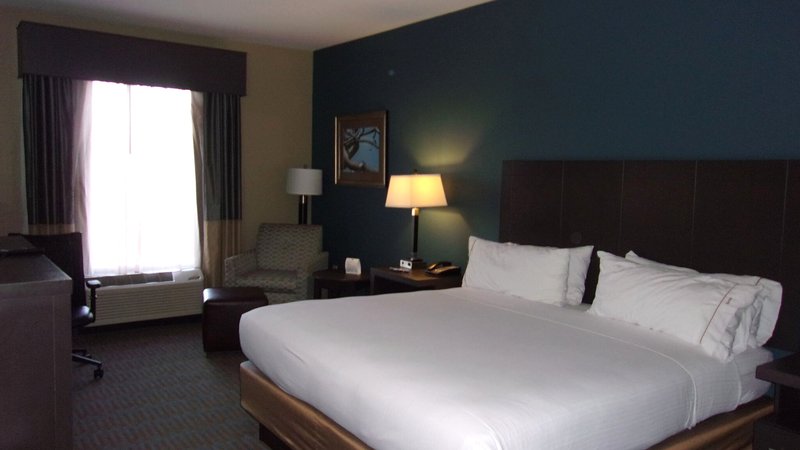 Holiday Inn Express and Suites Goldsboro – Base Area