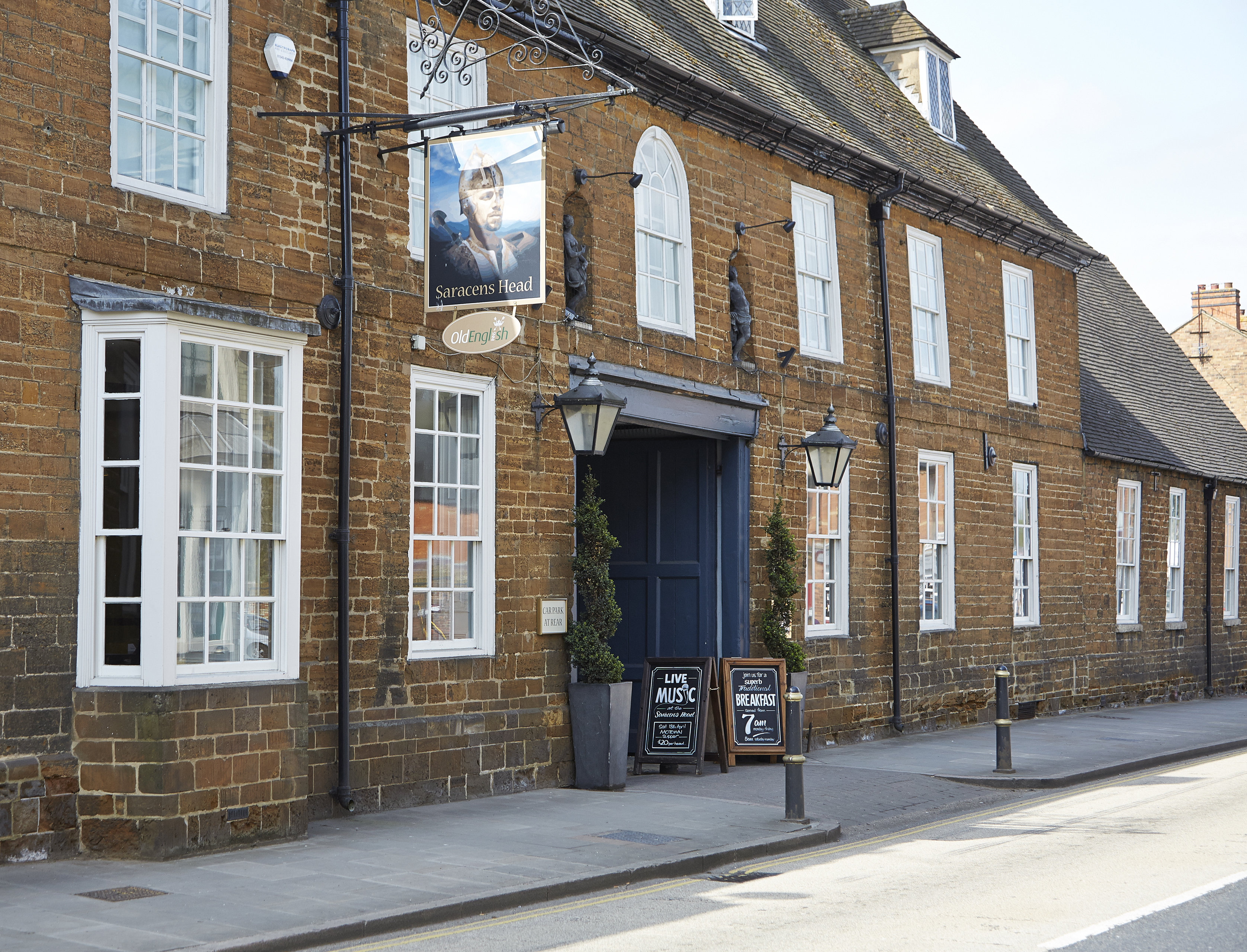 Saracens Head Hotel