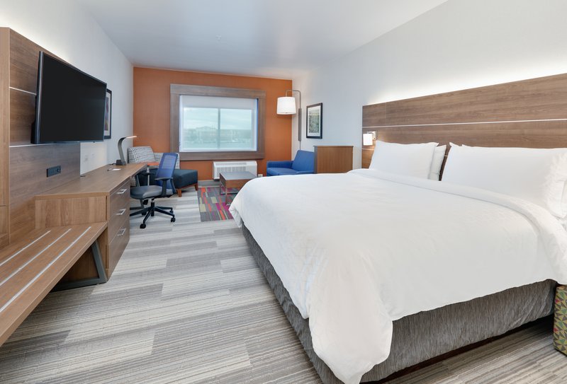 Holiday Inn Express and Suites Plano East