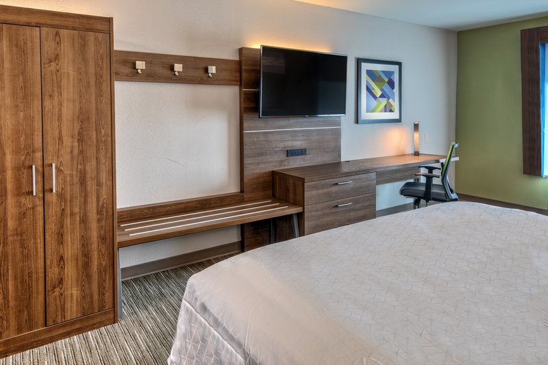 Holiday Inn Express and Suites Memphis Southwind