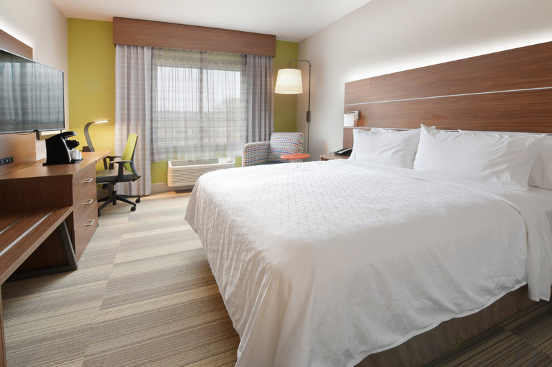 HOLIDAY INN EXPRESS CAMDEN