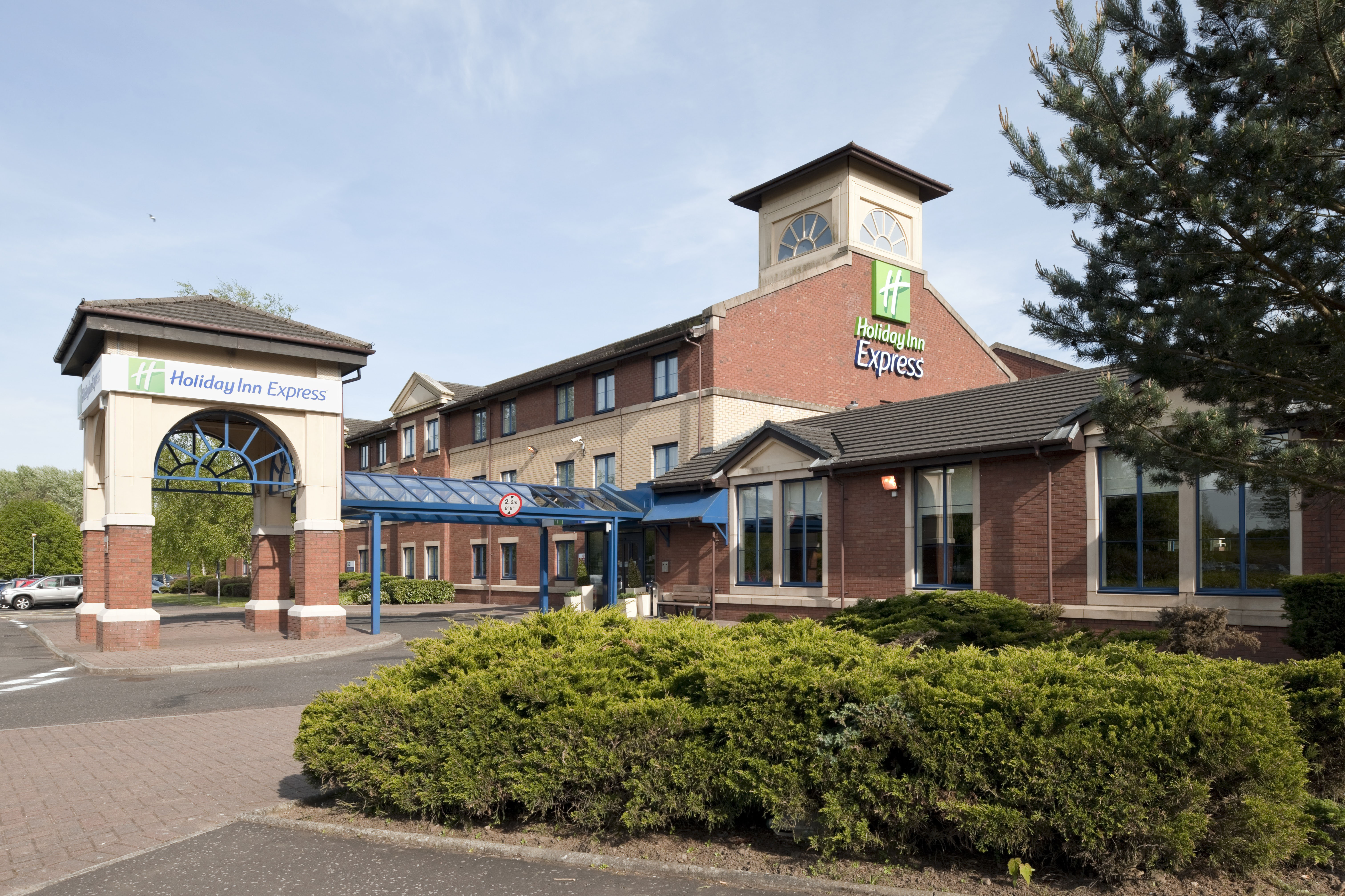 Holiday Inn Express Strathclyde Park M74