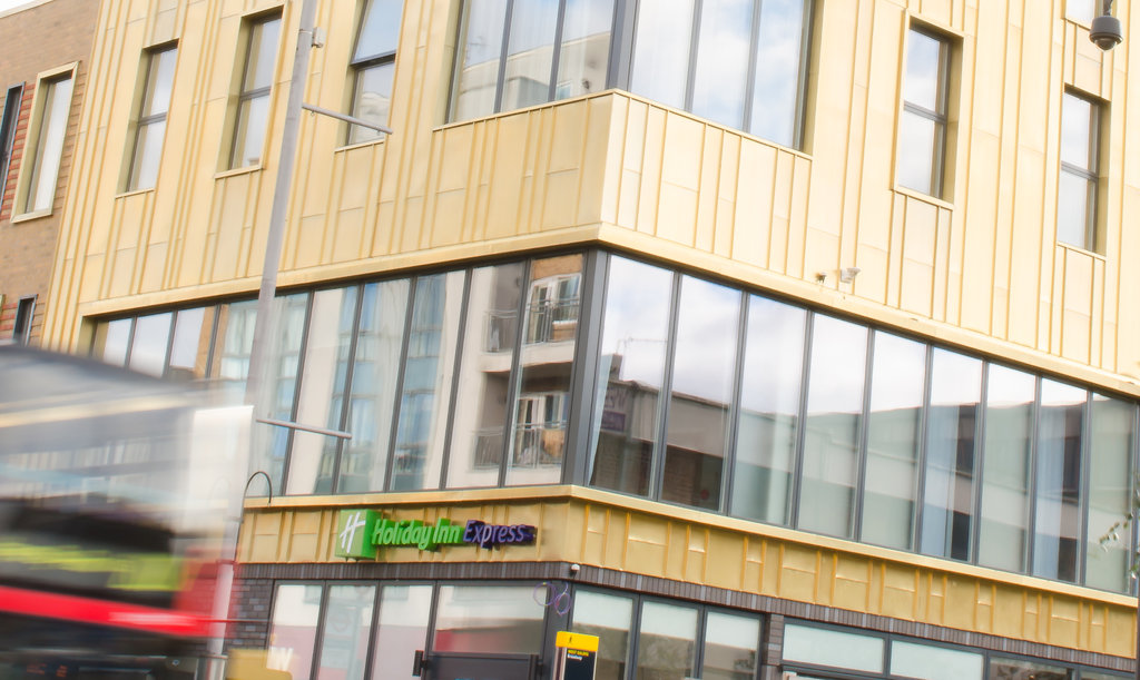Perfectly located for local transport into London