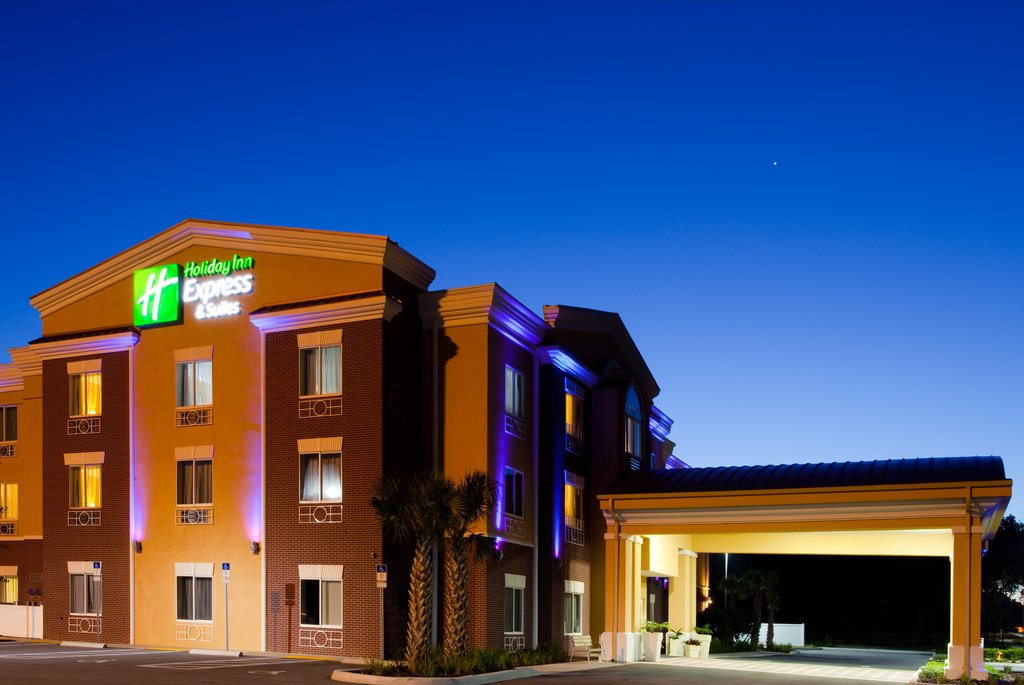 Hotel Exterior of Holiday Inn Express Brooksville, Florida I-75