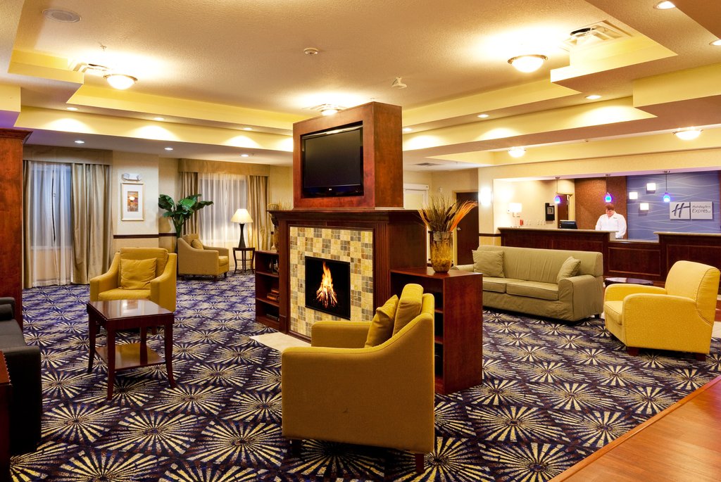 Hotel Lobby Holiday Inn Express Brooksville, Florida I-75