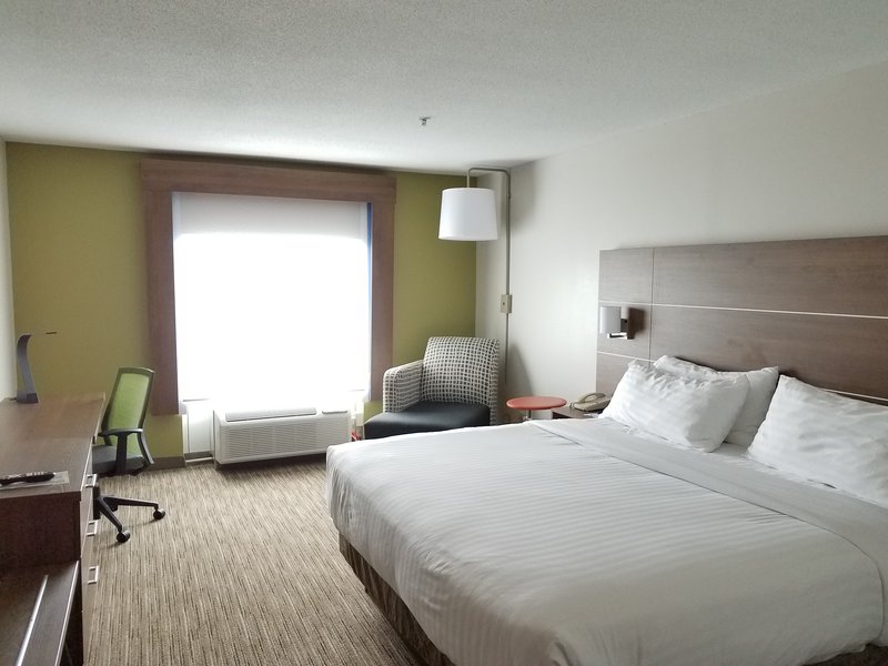 HOLIDAY INN EXPRESS & SUITES LENOIR CITY