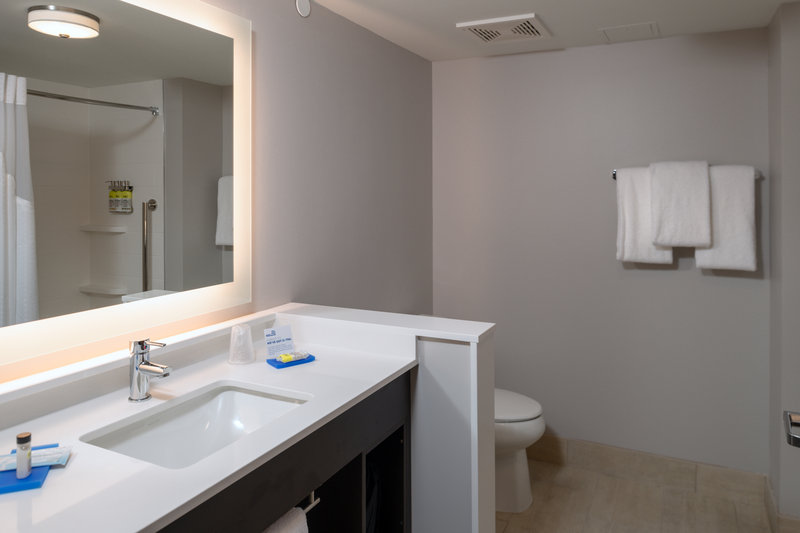 Holiday Inn Express and Suites Tulsa Downtown