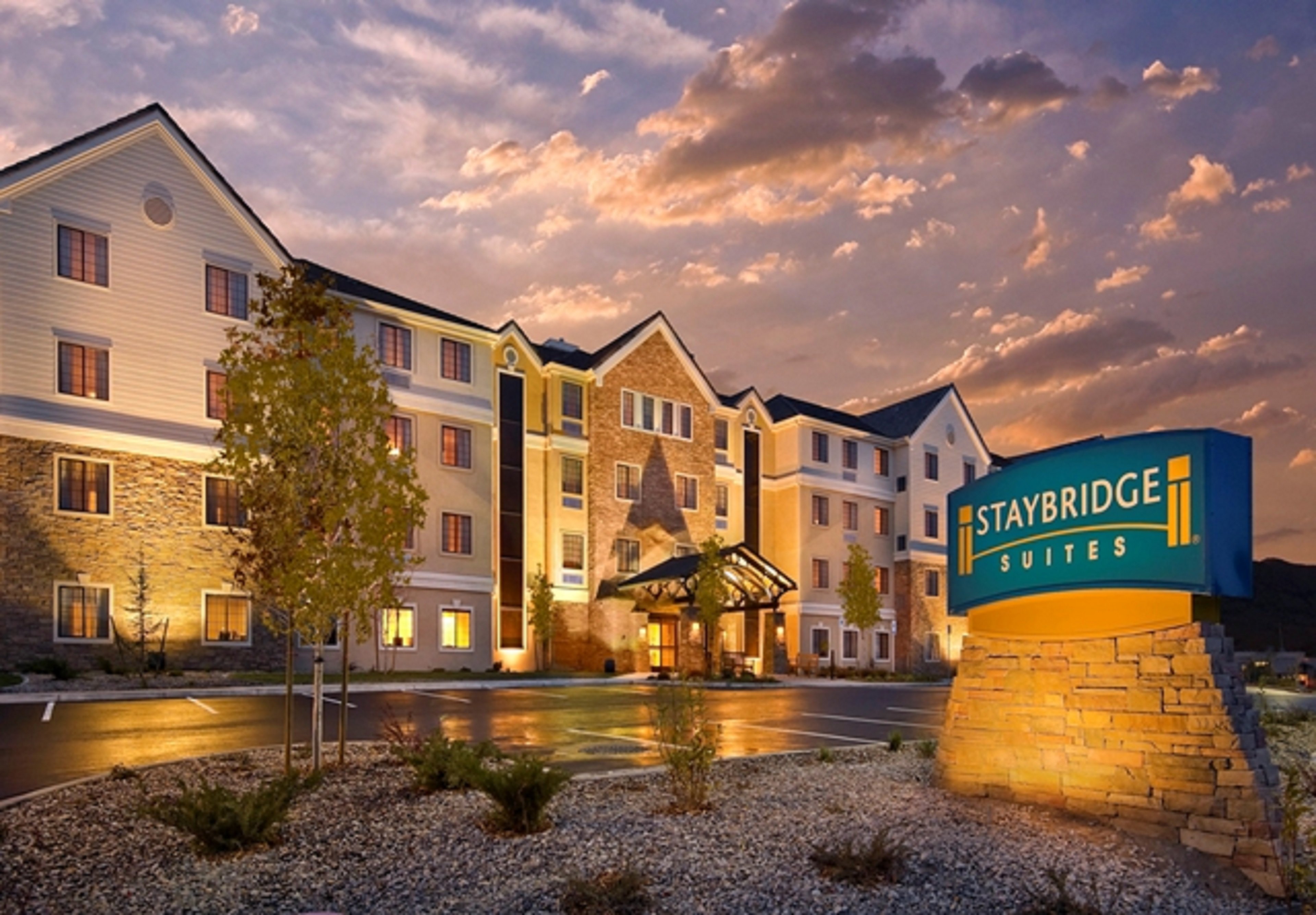 Staybridge Suites Rochester-Commerce Dr