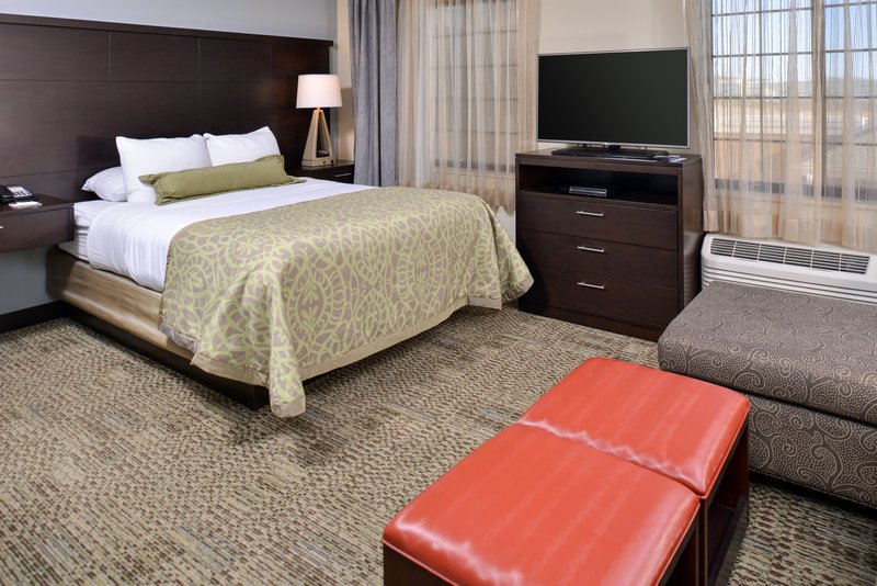 Staybridge Suites Rochester – Commerce DR NW