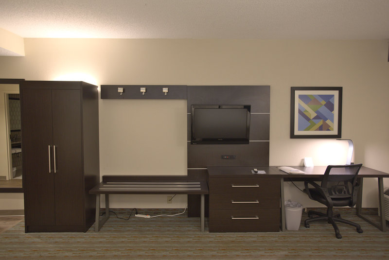 HOLIDAY INN EXPRESS ANDERSON