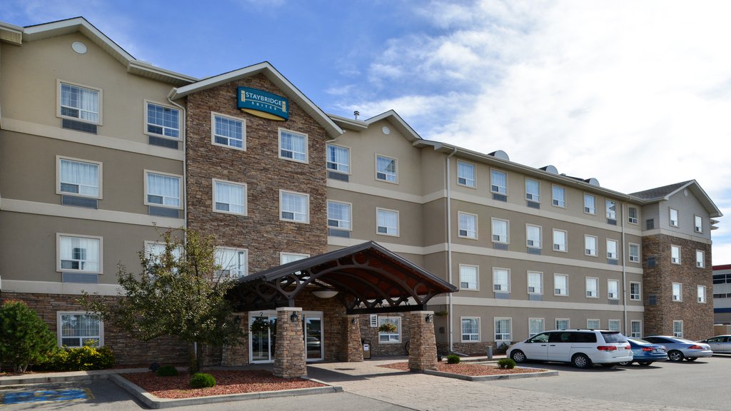 Experience Staybridge Suites Calgary, your extended stay expert!