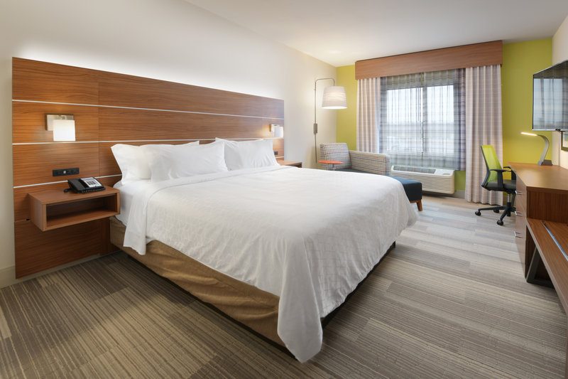 HOLIDAY INN EXPRESS CAMDEN