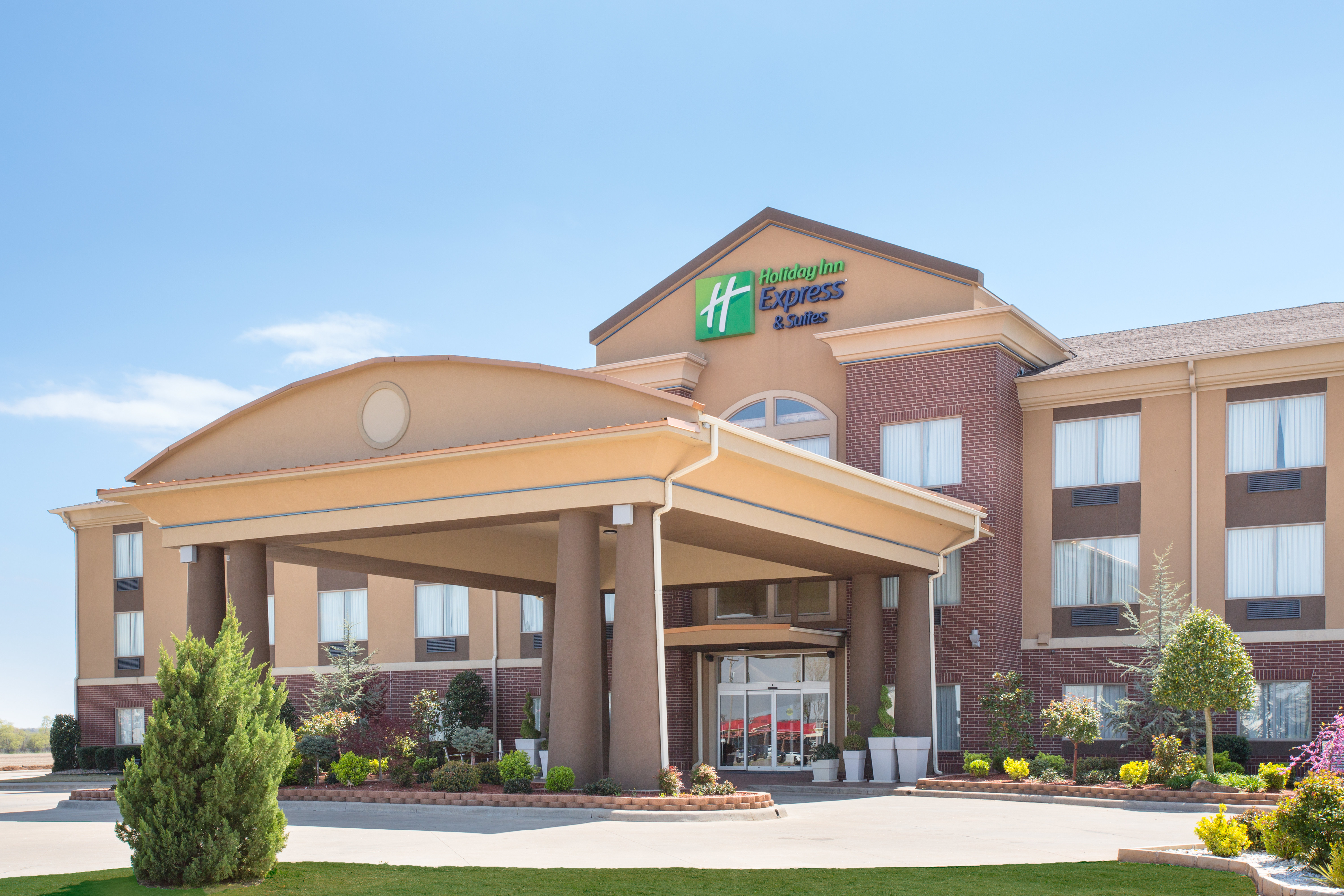 Holiday Inn Express Hotel & Suites
