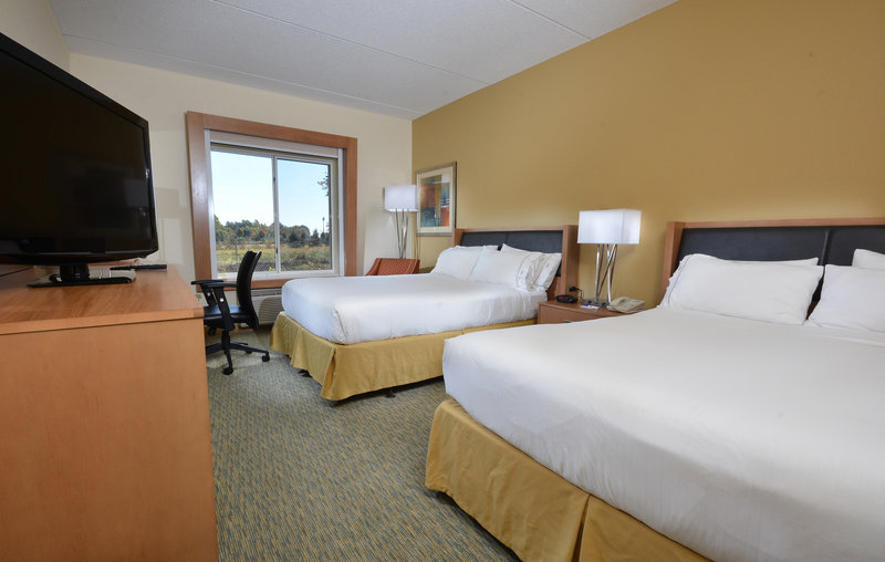 2 QUEEN BEDS NONSMOKING
