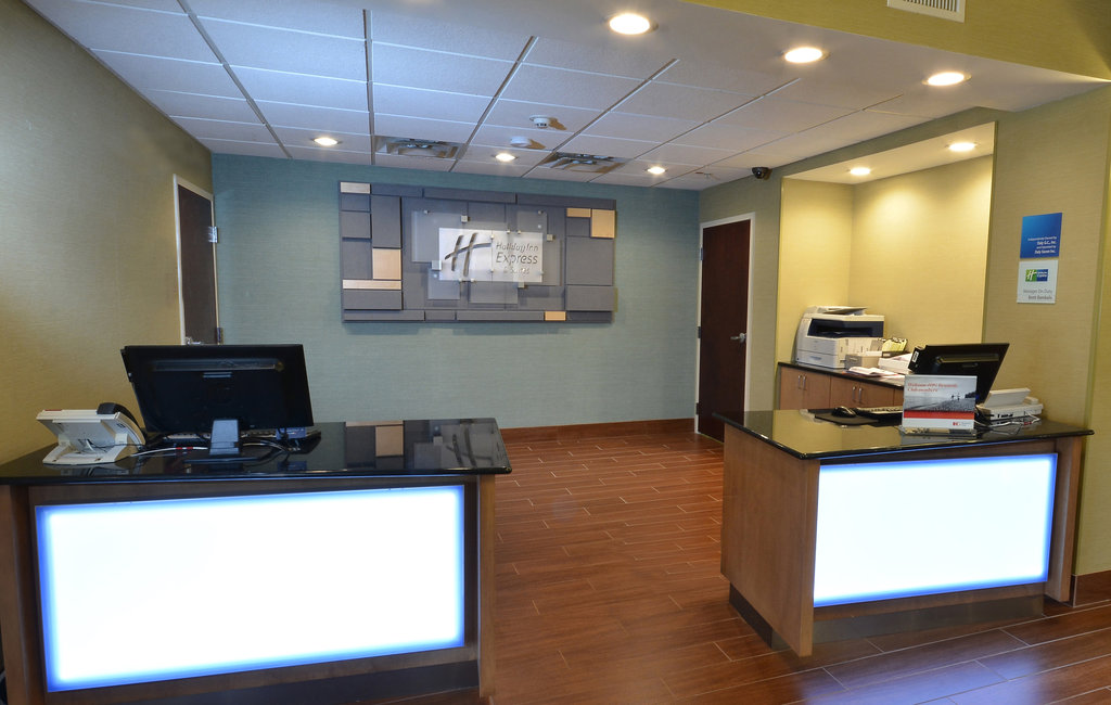 Enjoy a quick check in at our hotel near High Point University. 