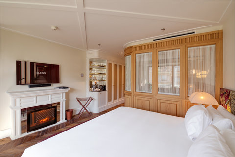 Premium Velázquez Room
