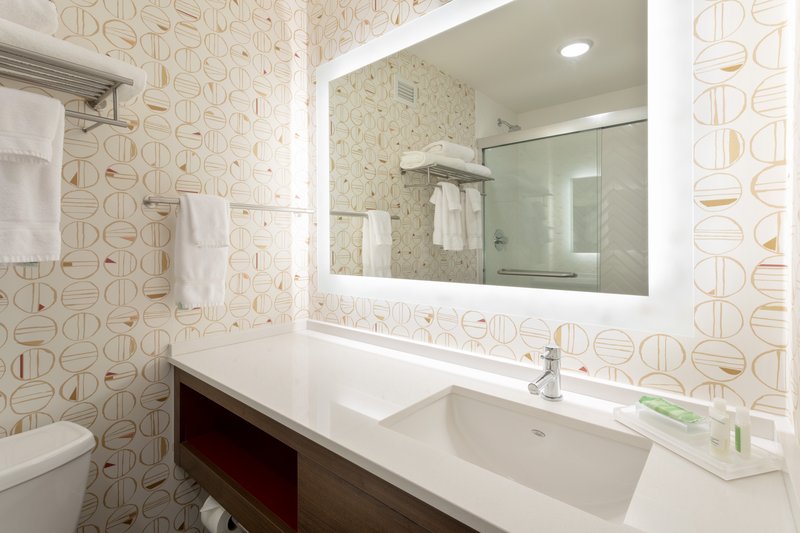 HOLIDAY INN MARQUETTE